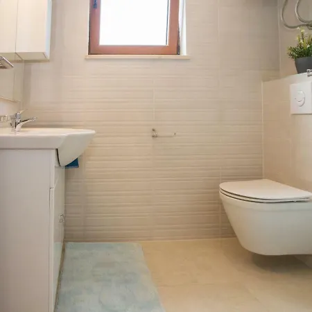 Neat Near With Sea Views. * Višnjan